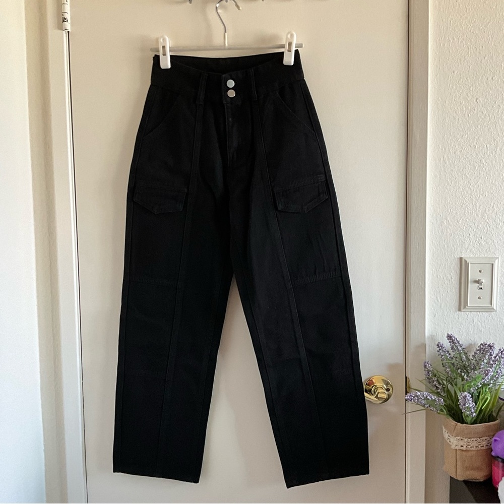 High-waisted black pants